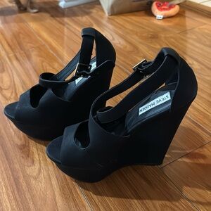 Brand new Steve Madden wedges